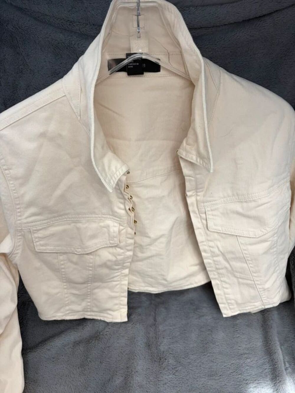 Juniors Y2K Forever 21 short Jean jacket size small clip closure